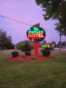 Maples Motel - Image 4