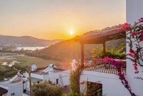 Impressive House with Shared Pool near Paradise Bay in Bodrum - Image 5