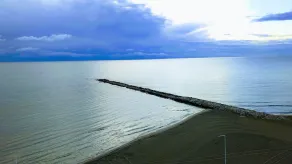 Sea Front - Stunning Views - Image 5