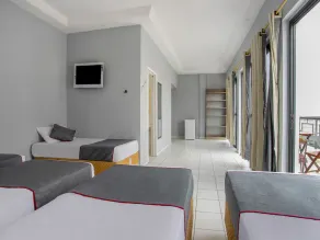 Hotel Centro Bras by OYO Rooms - Image 3