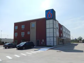 Motel 6 Houston - Downtown North - Image 4