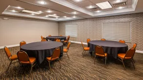 Best Western Plus Appleton Airport/Mall Hotel - Image 2