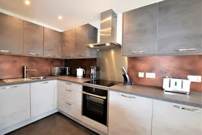 Your Apartment Brunel Loft - No 2 - Image 4