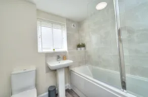 Executive Fairfields Apartment - Image 2