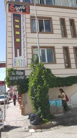 Van Backpackers Hostel - Image 3