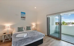 Magnificent Beach House - Image 3