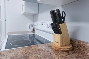 Renovated Cozy 2 Br in Uptown Saint John Location Coffee - Image 5