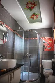 Seranides Boutique Hotel - Image 4