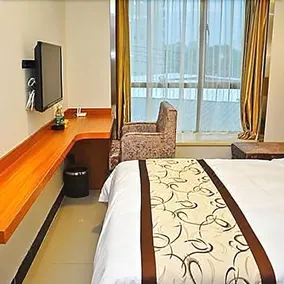 Yuan Yue Business Hotel - Image 2