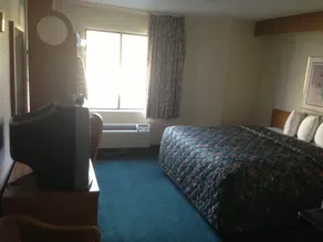 Economy Inn Brunswick - Image 2