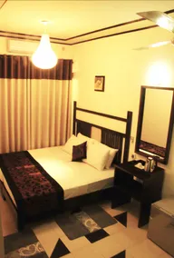Gregory's Safari Bungalow - Image 4