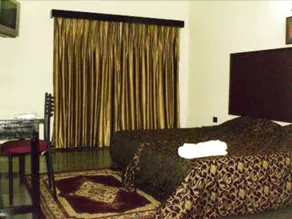 Guest Inn Suites Castle - Image 4