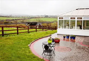 Reades Country House - Image 4