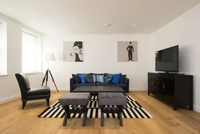 Urban Stay Lovat Lane Apartments - Image 5