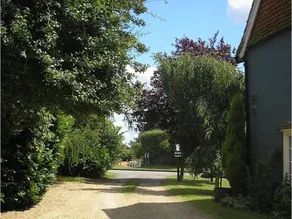 Bonningtons Stansted B&B - Image 3