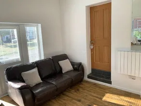 Modern 1-bed Apartment in Caldicot, Self Check in - Image 5