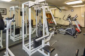 Best Western Plus Airport Inn & Suites - Image 5