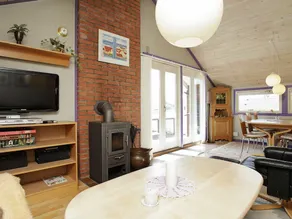 Quaint Holiday Home in Oksbøl With Indoor Whirlpool - Image 3