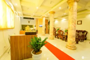 Roxy Hotel - Image 2