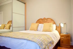 Traditional 2 Bedroom Flat With Views of Portobello Beach - Image 2