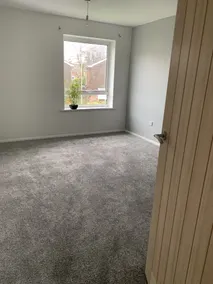 Impeccable 2-bed Apartment in Eastleigh - Image 3