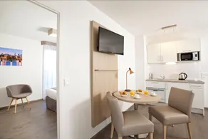 Residhome Paris Asnieres Park - Image 3