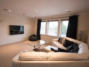 Crown Luxury Serviced Apartments - Image 5