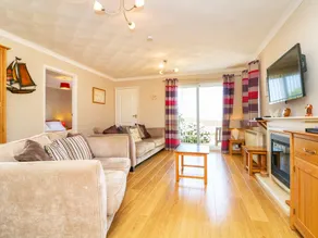 Phoenix Cottage - Image 2