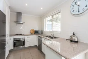 Beachfront Cottages Torquay - Image 3