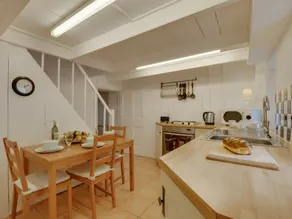 Beautiful Holiday Home in Wadebridge With a Fireplace in the Bedroom and a Lovely Garden - Image 5