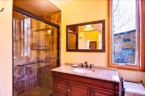 Tennis Townhomes 1335 - Image 2