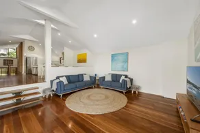 Emerald Seas Beach House - Image 2