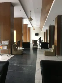 Oxford Inn Business Hotel - Image 1