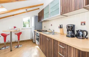 Stunning Home in Icici With Wifi and 2 Bedrooms - Image 2