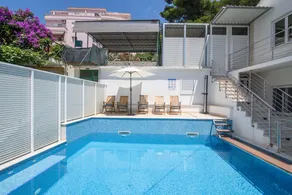 A1-Apt W Shared Pool & Balcony Next To The Beach - Image 2