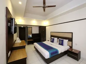 Oyo 10144 Hotel Southend - Image 2