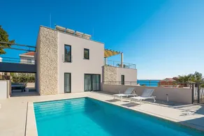 Luxury Villa Juliet with Heated Pool - Image 2