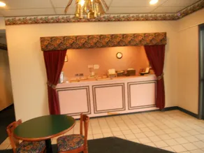 Relax Inn Grenada - Image 1