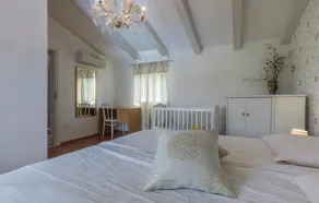 Awesome Home in Visnjan With Wifi and 2 Bedrooms - Image 2