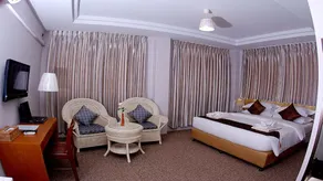 Holiday Hotel Yangon - Image 2