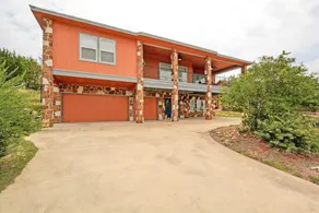 Open & Airy Lake Travis  3 Bedroom Home - Image 4