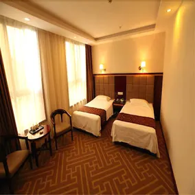 Guoren Business Hotel - Image 4