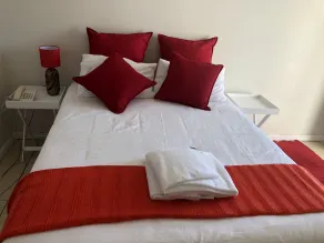 Parkview Hotel Suite 912 - Image 3