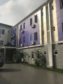 Purple Crown Hotel - Image 4