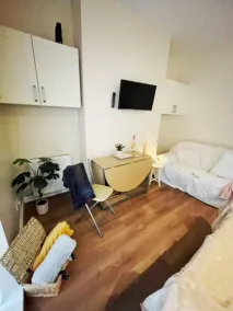 Beautiful and Spacious House in Liverpool, UK - Image 3