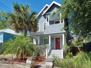 Victorian 3br W/ Deck & Balcony 3 Bedroom Home - Image 5