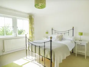 Rainbows End House - Image 2