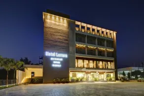Hotel Luxura - Image 3