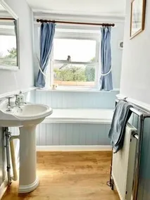 Captains Cottage - Image 2