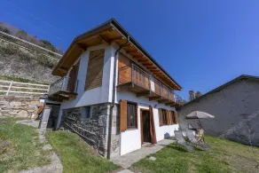Lesa Country With Pool - Image 2